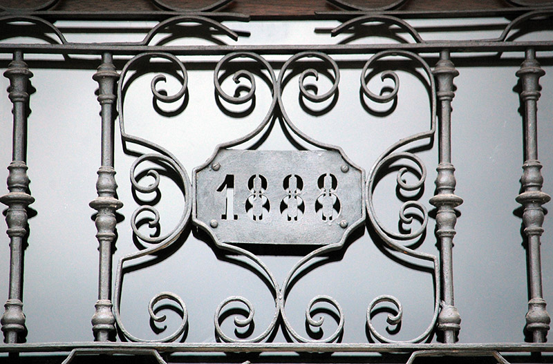 Cráteras detalle puerta 1888
