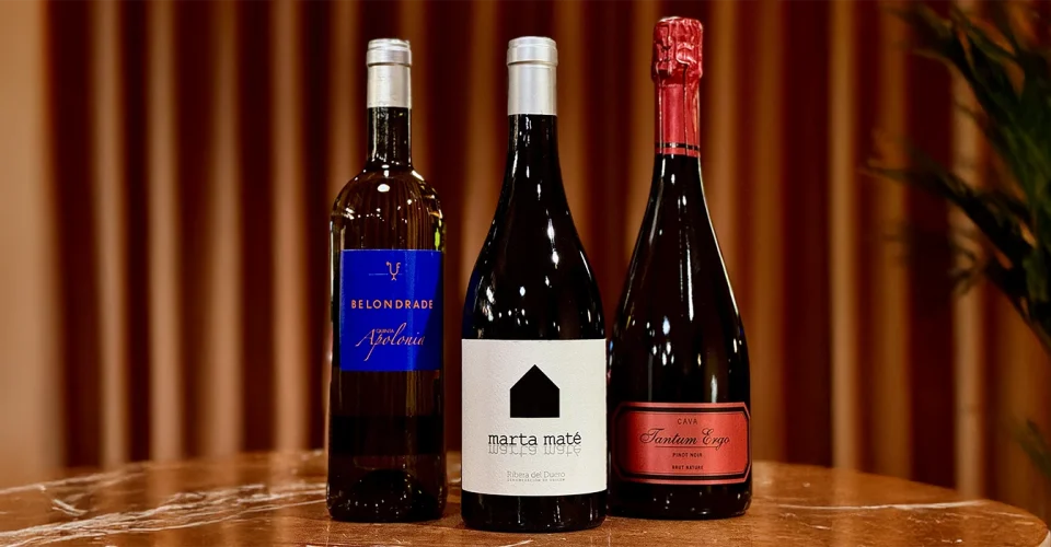 Los tres vinos de Andrada Octubre
