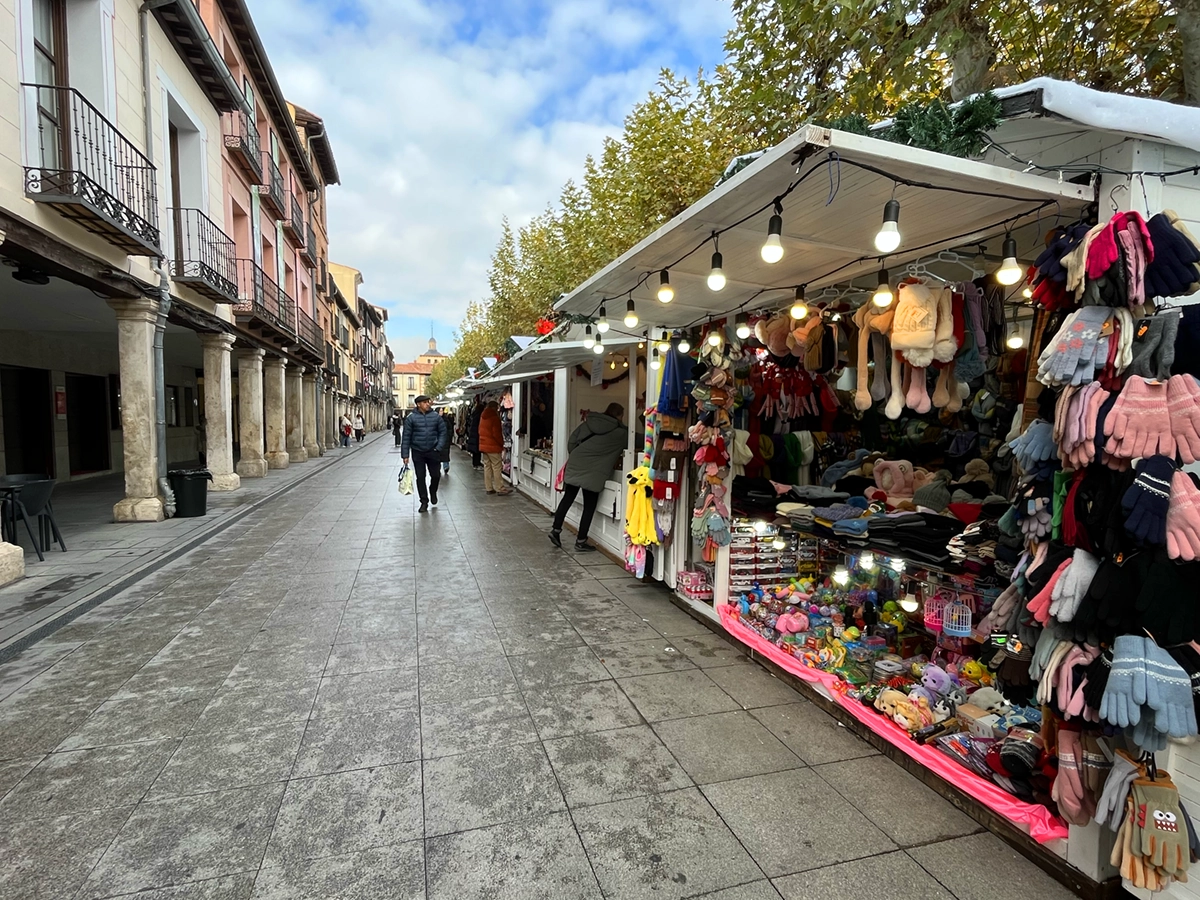 mercadillo de navidad en Plaza de Cervantes