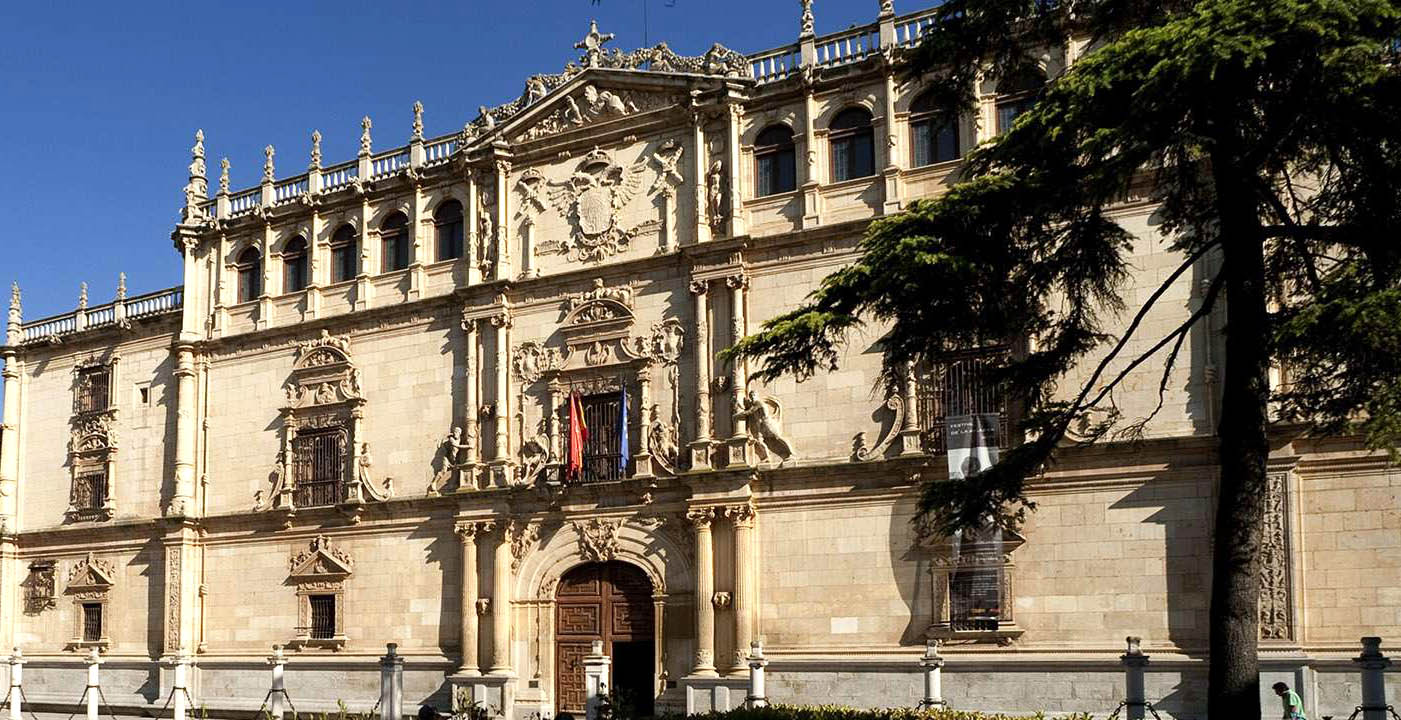 Fachada de la Universidad Cisneriana